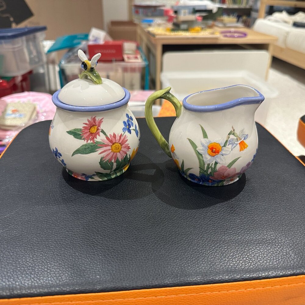 Beautiful antique Harry & David Tea set in one - Picture 3 of 3